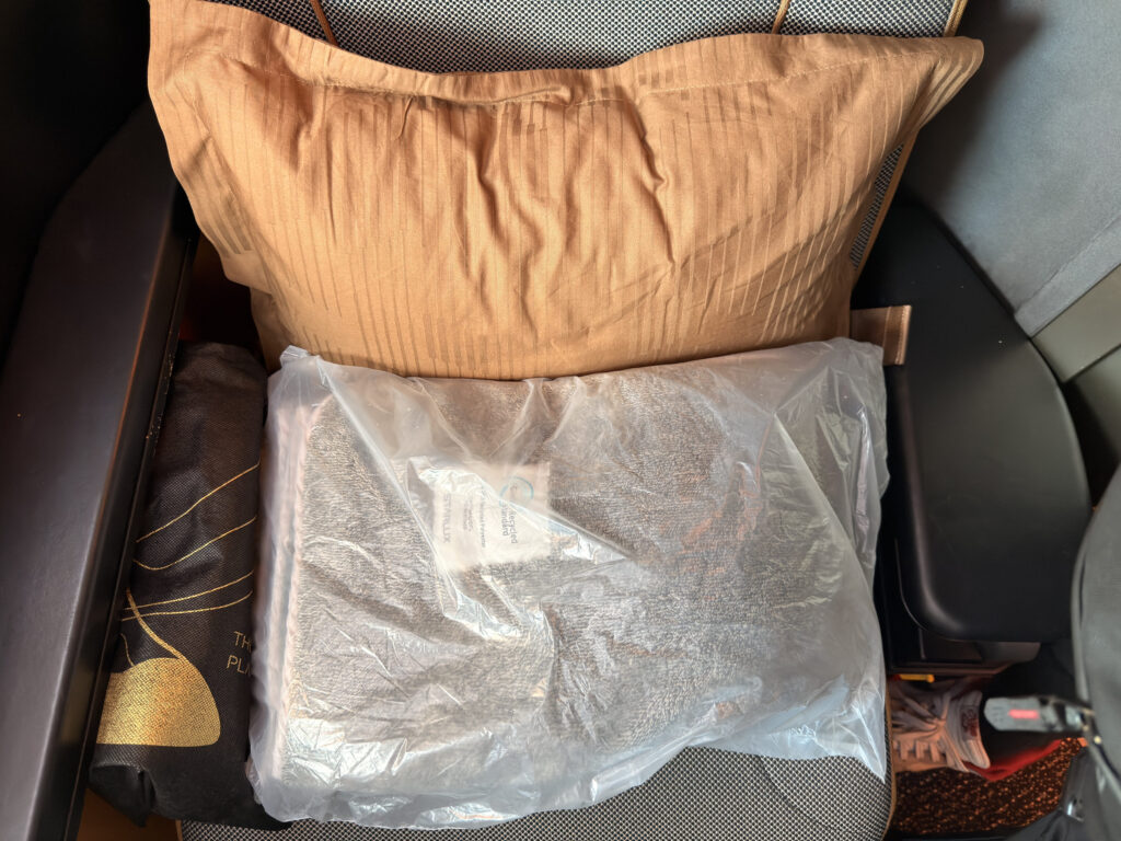 STARLUX A350 Business Class Onboard Amenities