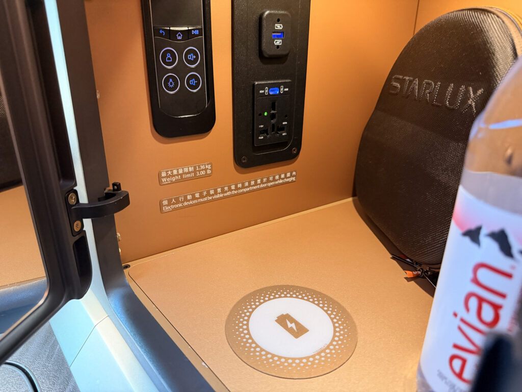 STARLUX A350 Wireless Charging Pad