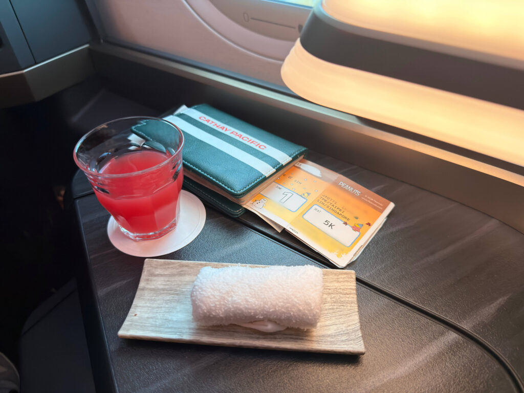 STARLUX JX771 Welcome Drink and Hot Towel