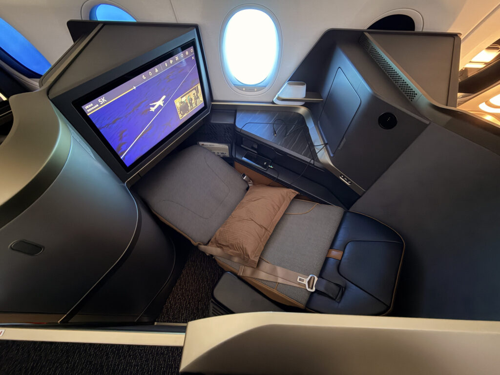 STARLUX A350 Business Class in Zero G mode